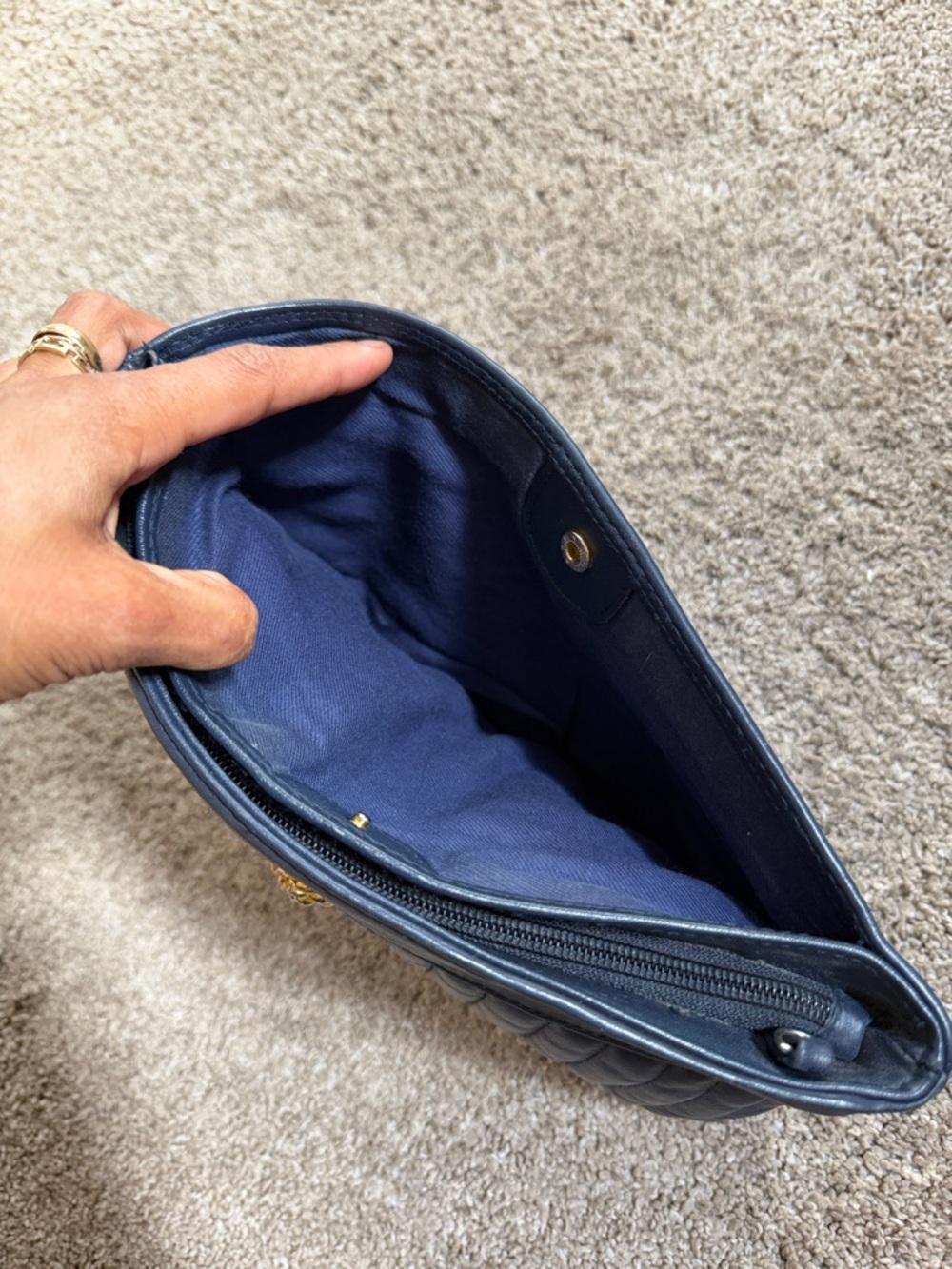Vintage Amanda Smith Leather Clutch - Picture 9 of 17